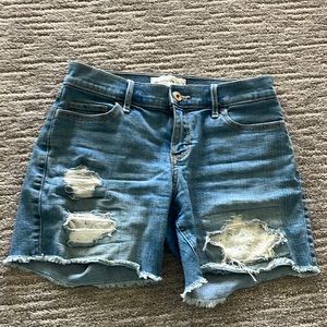 Abercrombie denim shorts, patches, super good condition!